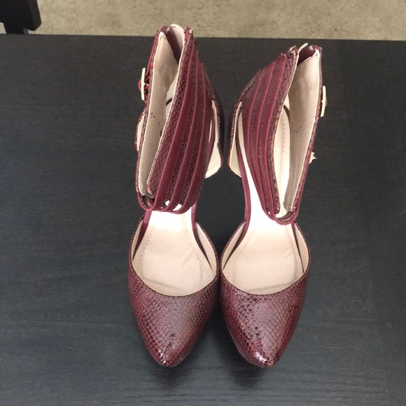 Shoes - Size 6.5 women’s platform heels.
